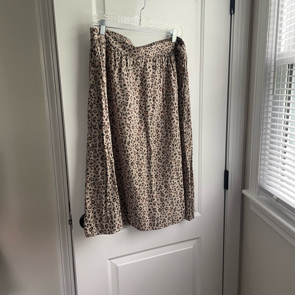 Nine West Leopard print skirt